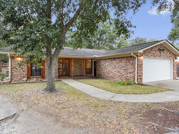 2nd image of 2307 Sandalwood Dr