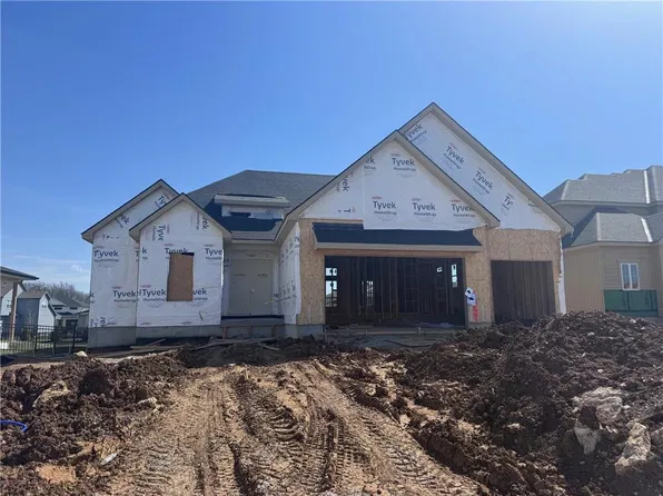 18504 Pawnee Ln, Stilwell, KS 66085