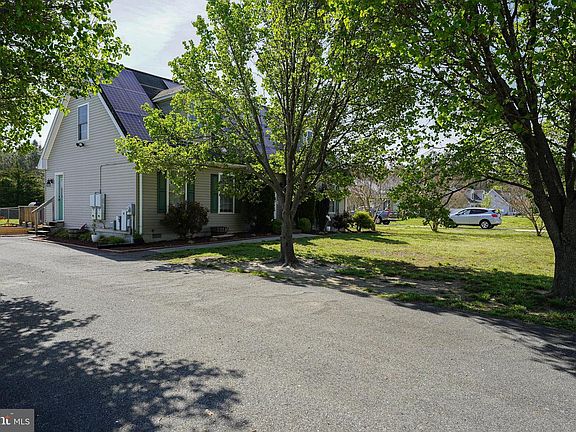 3rd image of 23615 Saulsbury Ln
