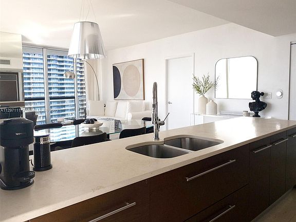 3rd image of 475 Brickell Ave APT 3915