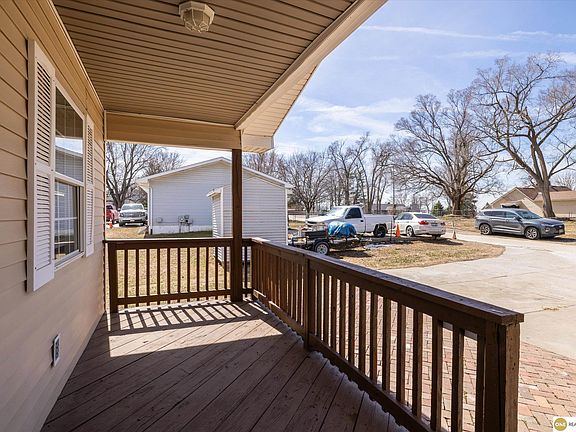 2nd image of 2822 Josephine St