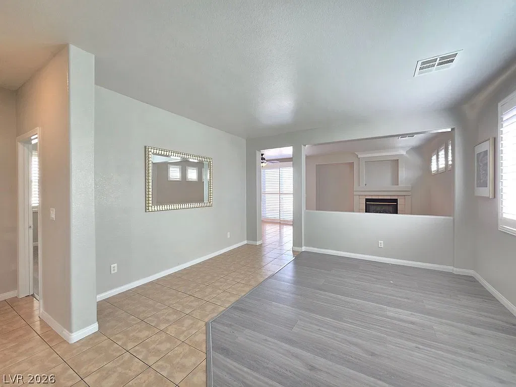 3 bed, 2.0 bath, 1423 sqft, $1,895 — Photo 2