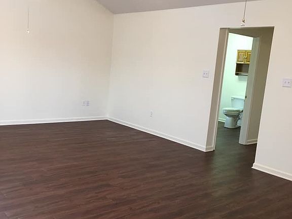 3rd image of 126 Mall Cir #A