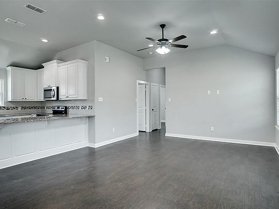3rd image of 3324 Willing Ave