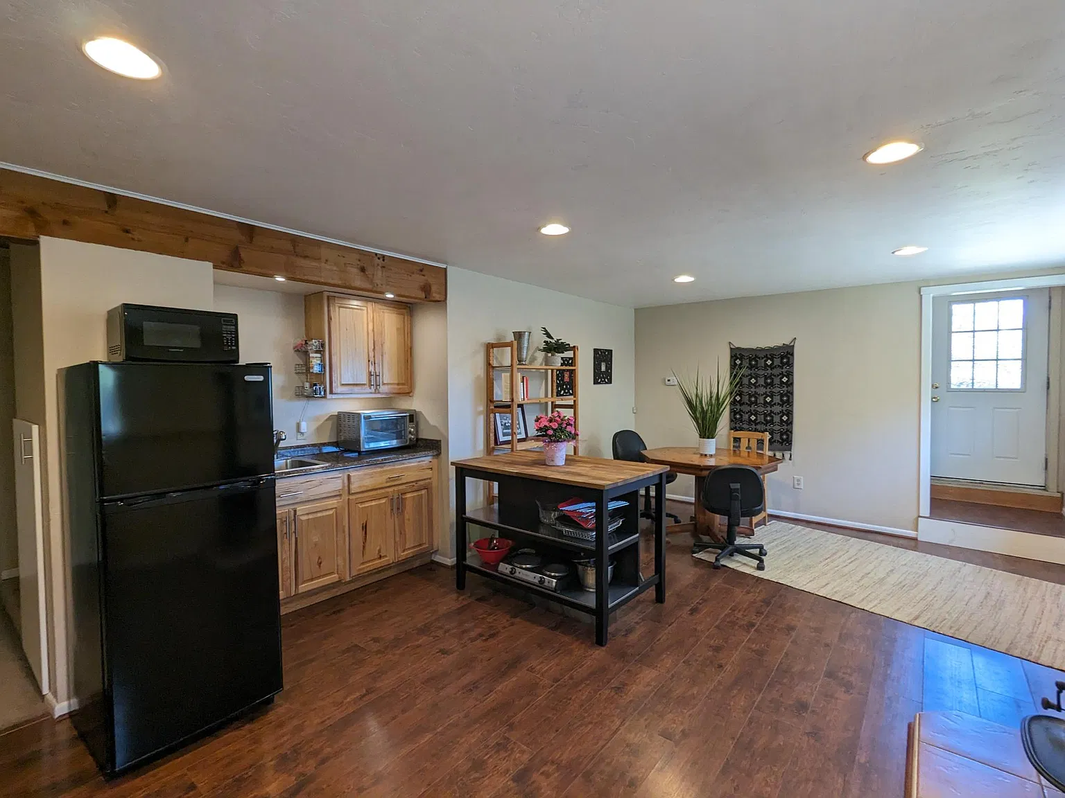 1 bed, 800 sqft, $1,800 — Photo 2