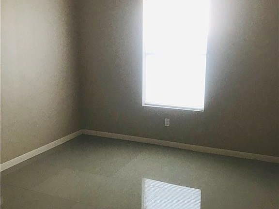 5th image of 3005 S K Center St APT 2
