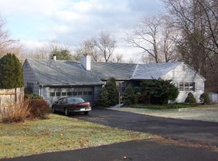 1068 Mountain Rd, Bloomfield, CT 06002