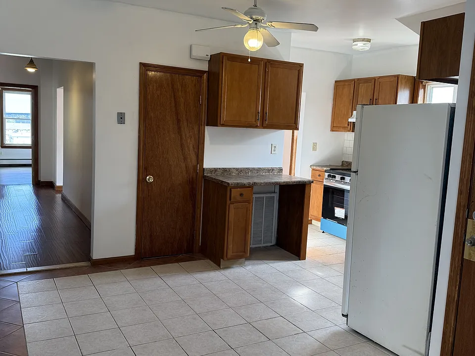 207 Middle St #3