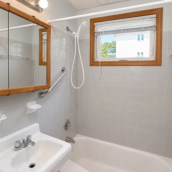 164 Hood St #1E — Photo 30