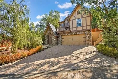 3512 Mesquite Dr