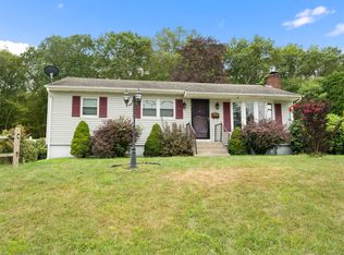103 Park Ave, Uncasville, CT 06382