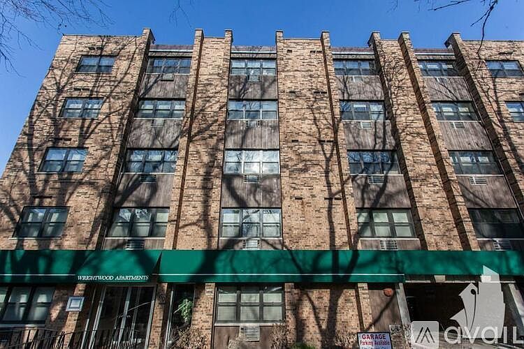 1st image of 660 W Wrightwood Ave APT 306