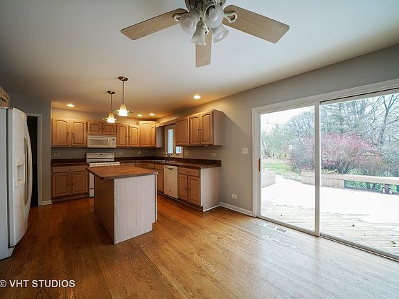 5th image of 22W416 Teakwood Dr