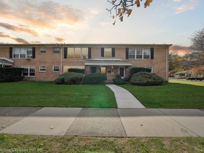 2523 W 13 Mile Rd, Royal Oak, MI, 48073