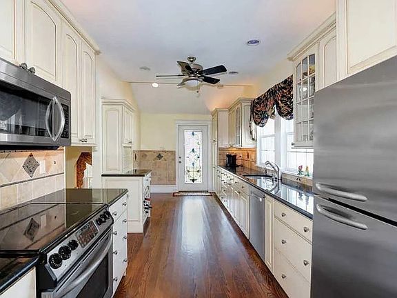 4th image of 8 N Tallahassee Ave