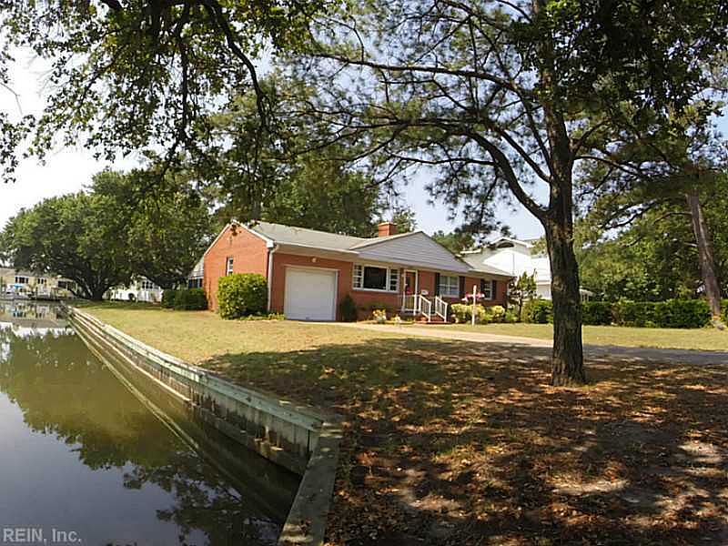 1st image of 2905 Lynnhaven Dr