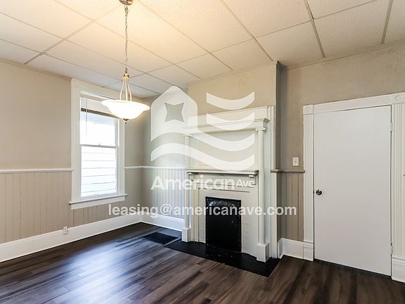 825720_004_dining_room_4.jpg