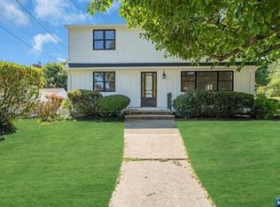 774 Edgewater Ave, Ridgefield, NJ 07657