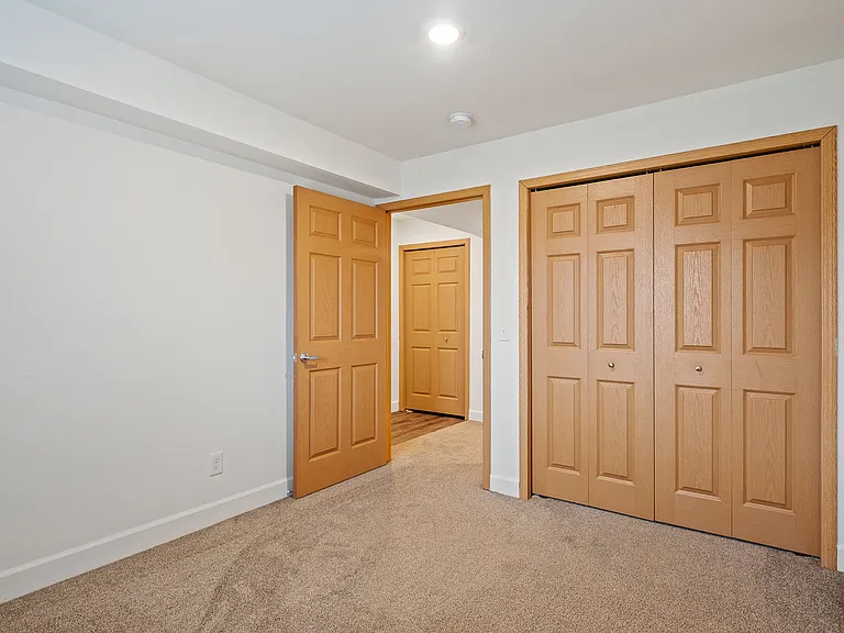 Coopers Landing Apartments — Photo 40