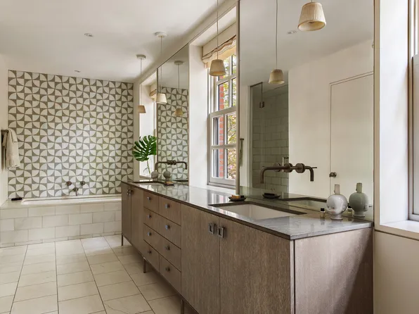 12 Sidney Place image 28 of 35