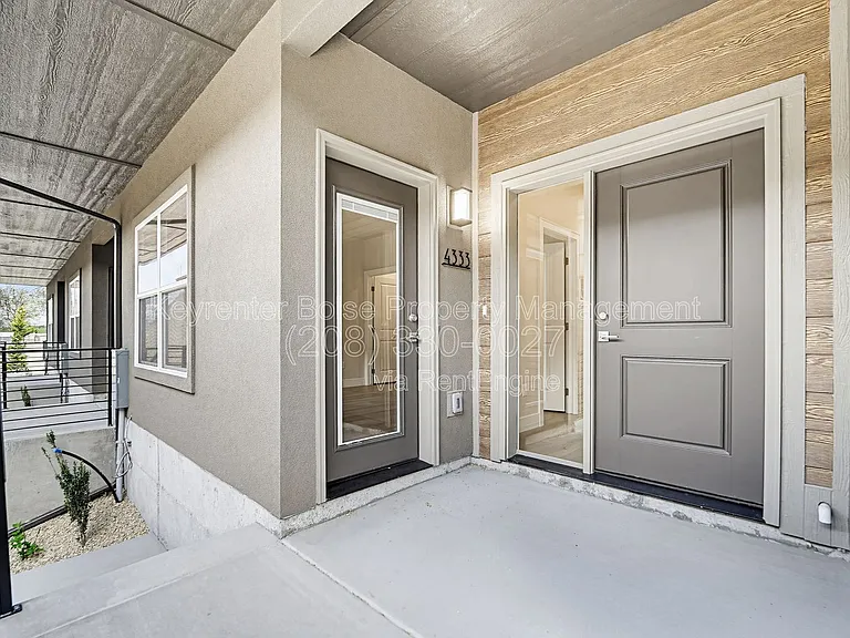 4334 N Greentrail Ln — Photo 3