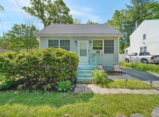 18 Dunham Rd, Hewitt, NJ 07421