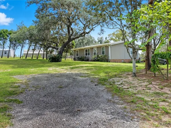6320 W Copenhagen St, Dunnellon, FL 34433