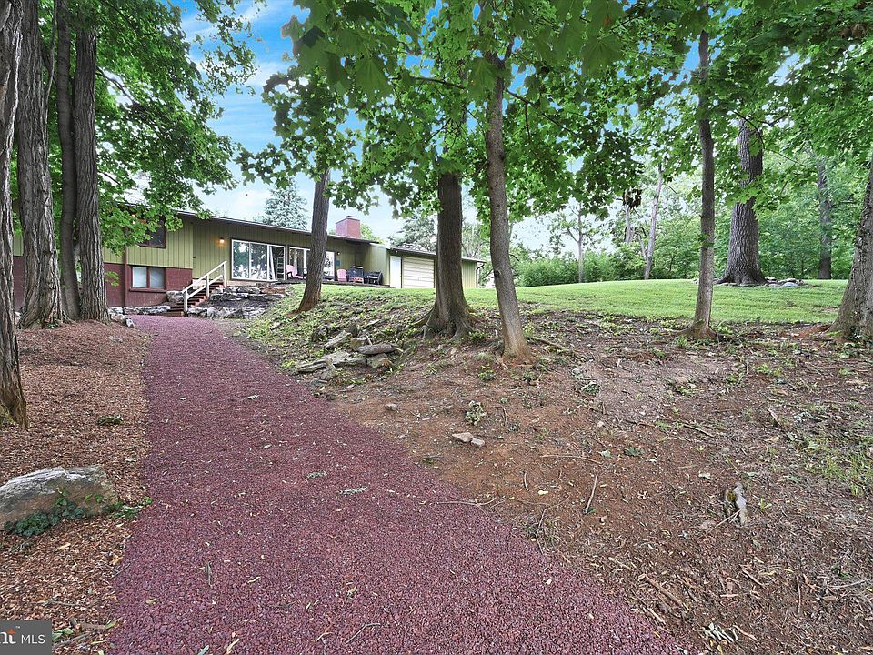 2323 Girard Ave, West Lawn, PA 19609 Zillow