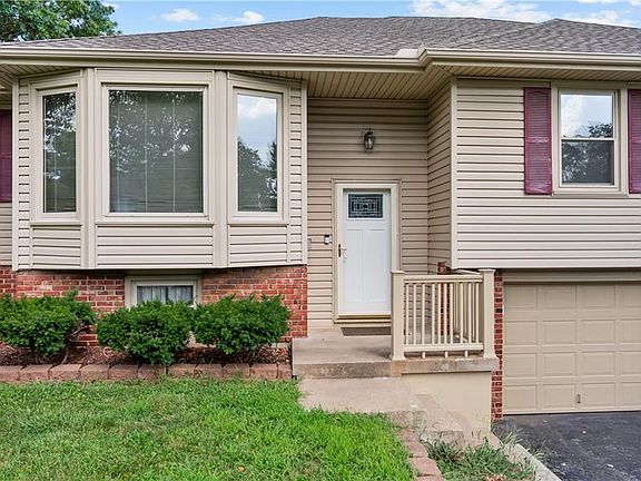 3rd image of 9415 Moody Park Dr