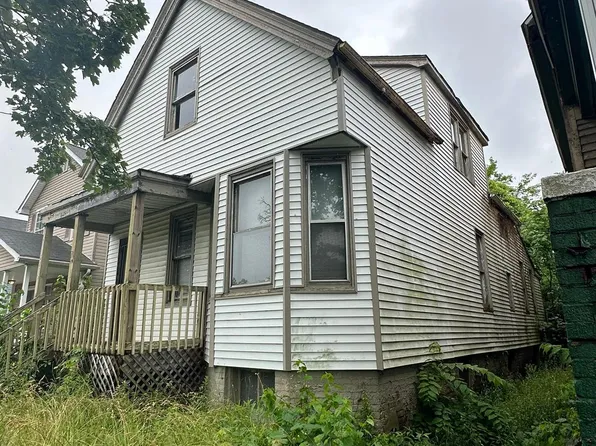 3935 Fairview St, Detroit, MI 48214
