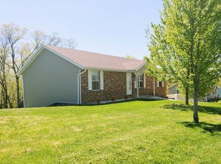 1605 Summit View Dr, Holts Summit, MO 65043