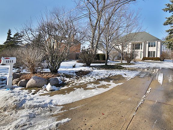 4th image of 4040 Greenacre Dr