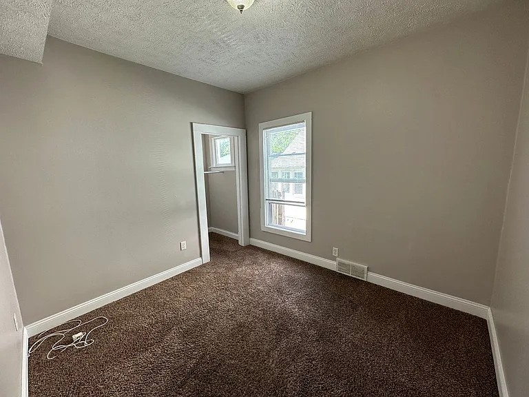 1503 North Ave NE — Photo 8