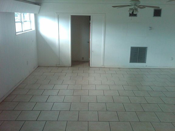 4th image of 25 NW Avenue G