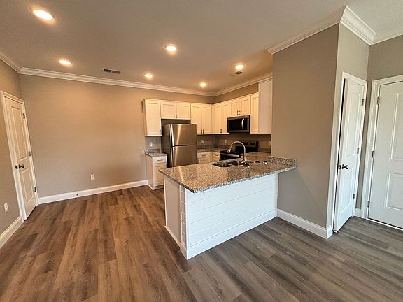 3rd image of 320 Hillview Mills Blvd #121