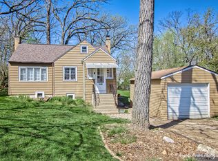 5110 Maplehill Dr, McHenry, IL 60050