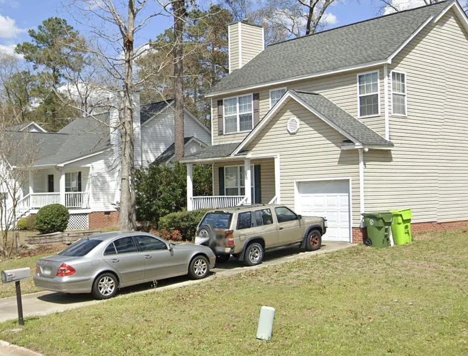 218 Oak Creek Cir