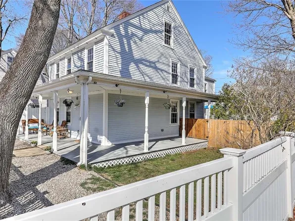 92 Water St, Warren, RI 02885