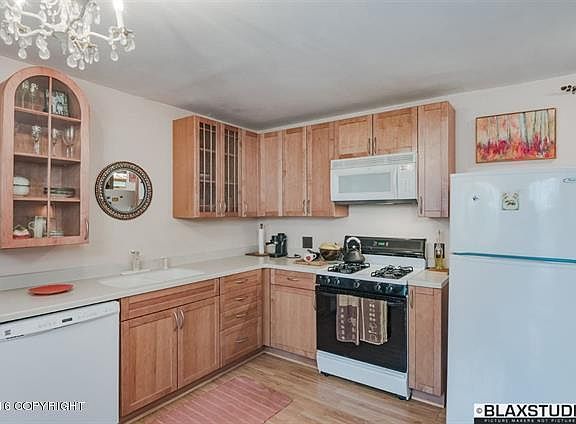 4th image of 1587 Goldridge Dr
