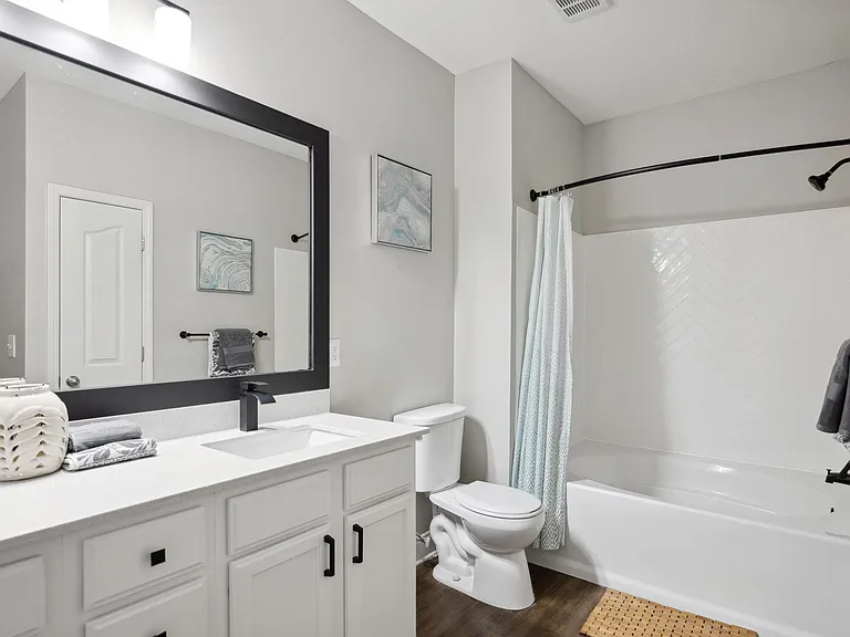 Enclave at Rivergate — Photo 17