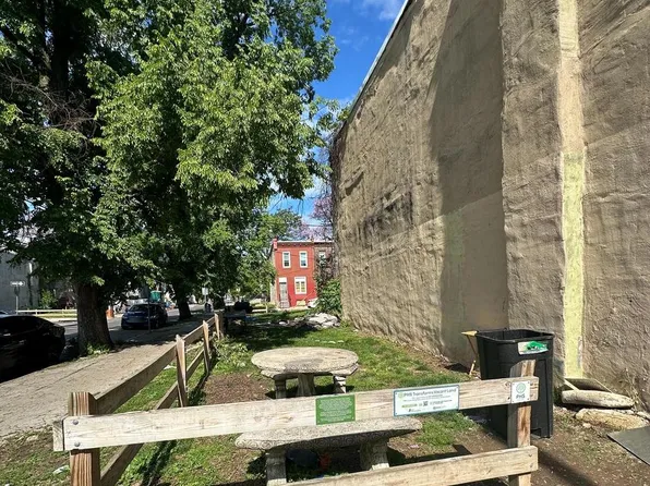 2300 N Cleveland St, Philadelphia, PA 19132