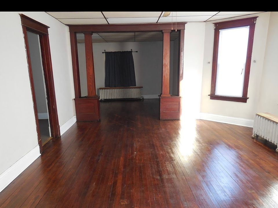 1st image of 4238 Sheffield Ave APT 1F