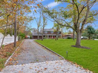 211 S Snedecor Ave, Bayport, NY 11705
