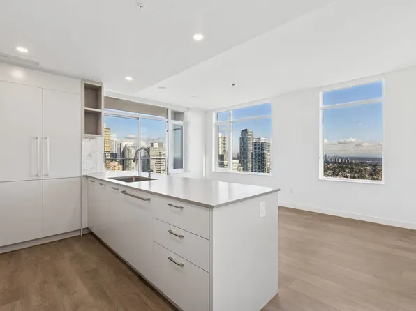 6468 Willingdon Ave #2909, Burnaby, BC V5H 2T3