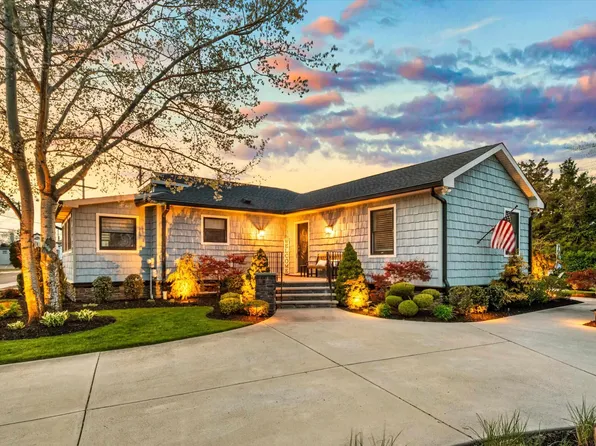 33 Harbor Ln, Somers Point, NJ 08244