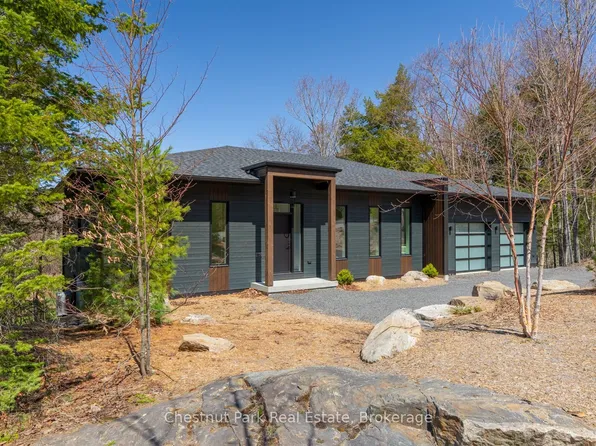 25 Deerhurst Highlands Dr, Huntsville, ON P1H 1B1