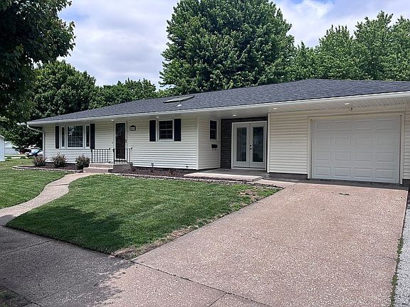 3rd image of 409 NE 3rd St