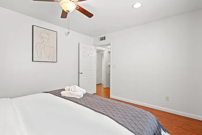1384 W 37th Pl #1384 — Photo 29