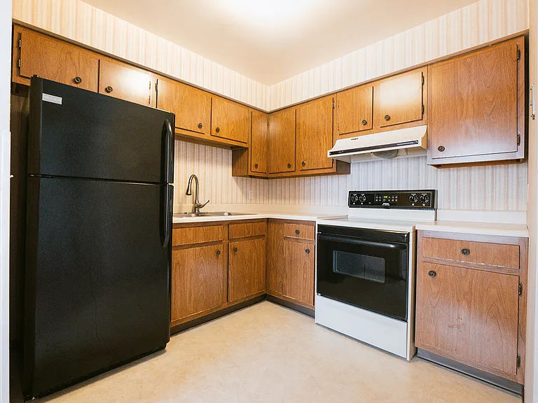 5600 Cheviot Rd #10 — Photo 2