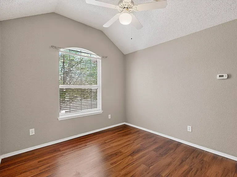 2023 Nottingham Pl — Photo 25